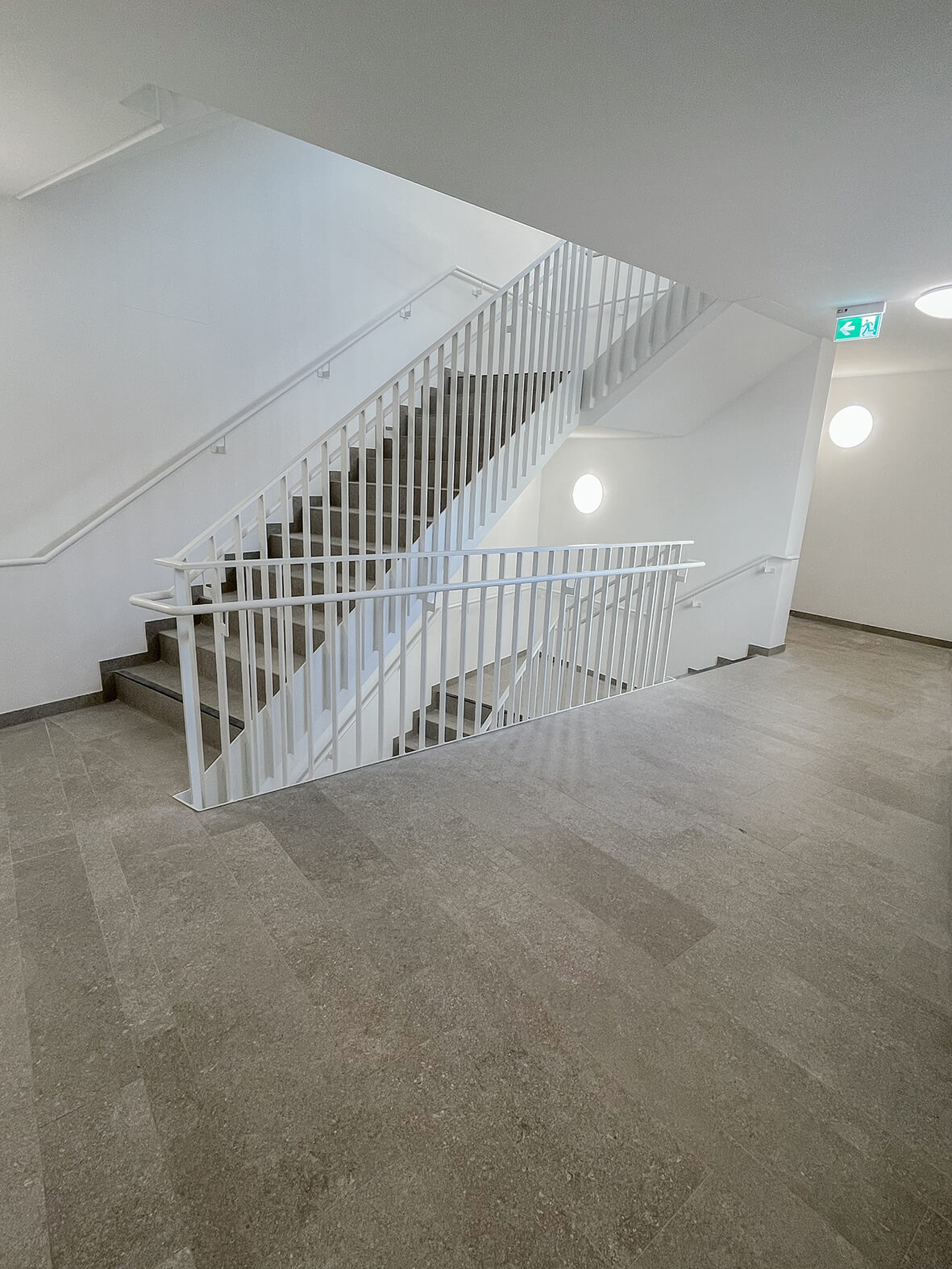 Bürgerzentrum Königsbrunn Treppe Fliesenverlegung