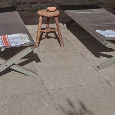 moderne Terrassenplatten beige