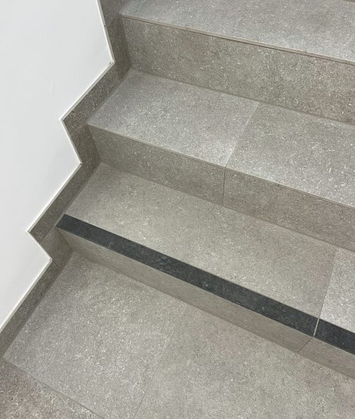 Bürgerzentrum Königsbrunn Treppe Fliesenverlegung